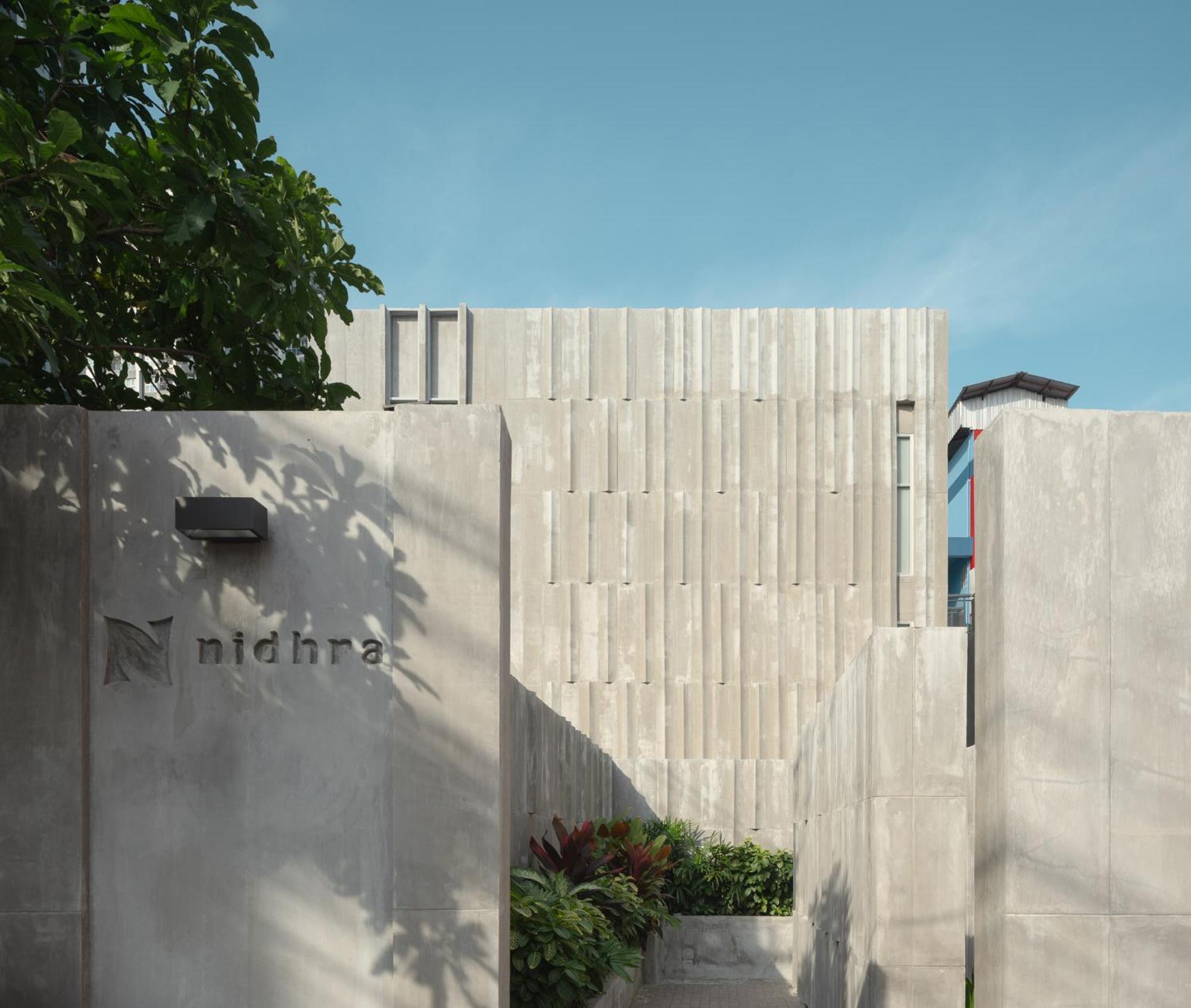Nidhra Boutique Hotel Bangkok Sukhumvit Banguecoque Exterior foto